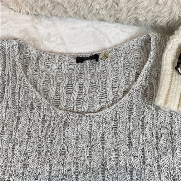 Zara • Sweater - Picture 2 of 5